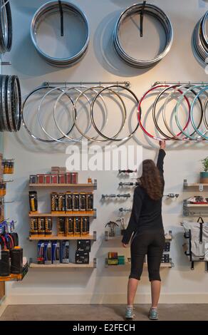 Vereinigten Staaten Oregon Portland Zucker Rad Werke von Jude Kirstein handgemachte Shop Herstellung von benutzerdefinierten Fahrradräder gegründet und Stockfoto
