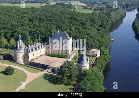 Frankreich, Vienne, Bonnes, Chateau de Touffou am Ufer der Vienne (Luftbild) Stockfoto