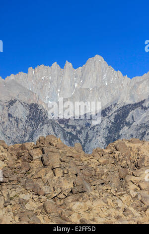 USA Kalifornien Inyo National Forest Sierra Nevada Berge Mount Whitney (14.505 Fuß/4.421 m) der höchste Gipfel in Stockfoto