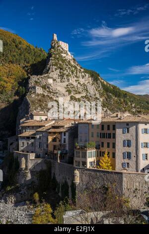 Frankreich, Alpes de Haute Provence, Entrevaux mittelalterliche Stadt von Vauban befestigt Stockfoto