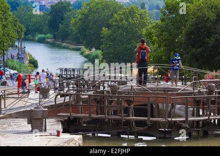 Herault, Beziers, Frankreich, Canal du Midi als Weltkulturerbe der UNESCO, Schleusen von Fonseranes aufgeführt Stockfoto