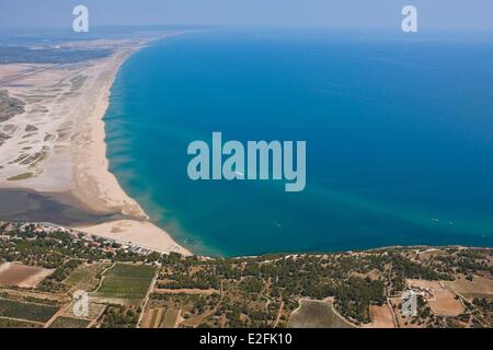 Frankreich, Aude, Corbieres, Leucate La Franqui, Plage des Coussoules beach (Luftbild) Stockfoto