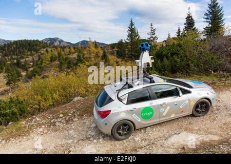 Slowenien Kamnik Talebene der Velika Planina Hochebene mit traditionellen Hirten Haus gemacht aus Holz ein Google-Auto Stockfoto