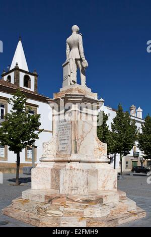 Portugal-Alentejo-Portalegre Distrikt Castelo de Vide König Don Pedro V statue Stockfoto