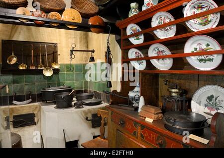 Frankreich-Bas-Rhin Straßburg Altstadt als Weltkulturerbe durch die UNESCO Musee Alsacien (elsässische Museum) Küche und Kommode Stockfoto