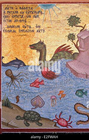 Zypern Nicosia Bezirk Kykkos Kloster Korridor von Mosaiken Mosaik darstellen, das Meer und einen Drachen mit dem Leviathan Stockfoto