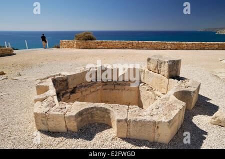 Zypern Distrikt Limassol Kourion Ausgrabungsstätte Ruinen der frühchristlichen Basilika sechseckige Brunnen des Baptisteriums Stockfoto