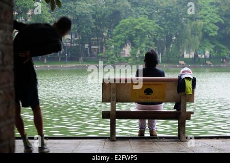 Vietnam Hanoi Altstadt Hoan Kiem See Menschen praktizieren Tai chi Stockfoto