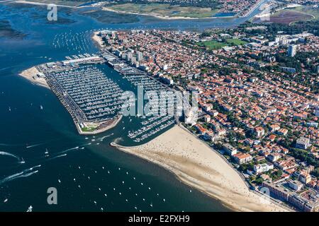 Frankreich Gironde Arcachon der Badeort und Yachthafen (Luftbild) Stockfoto