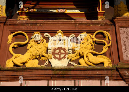 Frankreich Haut Rhin Mulhouse Place De La Réunion alte Rathaus erbaut im Jahre 1552 das historische Museum Wappen Stockfoto