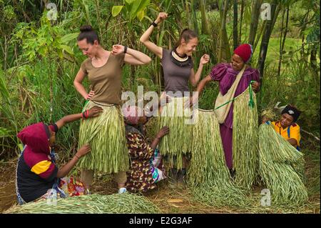 Papua-Neu-Guinea Highands Hela Provinz Tari Region Sabla Stamm Kobe Tumbiali Dorf Alexandra Frouin und Zara Deane Lido Stockfoto