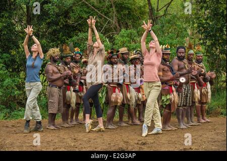 Papua-Neu-Guinea Highands Hela Provinz Tari Region Sabla Stamm Kobe Tumbiali Dorf Julie Bruyere Zara Deane und Alexandra Stockfoto