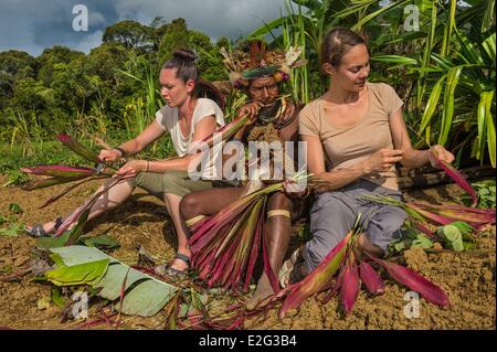 Papua-Neu-Guinea Highands Hela Provinz Tari Region Sabla Stamm Kobe Tumbiali Dorf Alexandra Frouin und Zara Deane Lido Stockfoto