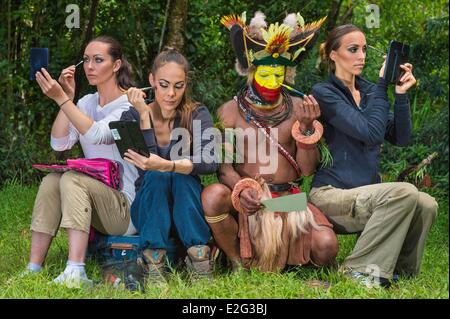 Papua-Neu-Guinea Highands Western Higlands Provinz Mount Hagen Sabla Stamm Julie Bruyere Alexandra Frouin und Zara Deane Stockfoto