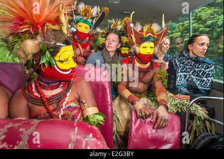 Papua-Neu-Guinea Highands Western Higlands Provinz Mount Hagen Sabla Stamm Julie Bruyere Alexandra Frouin und Zara Deane Stockfoto