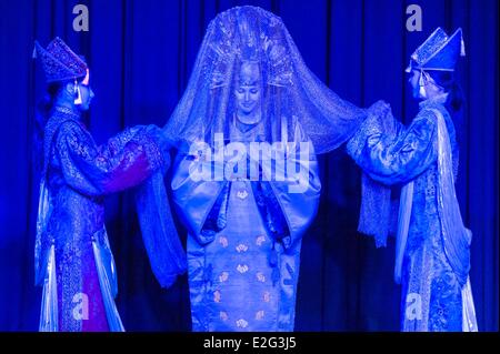 Usbekistan-Seidenstraße-Samarkand Weltkulturerbe von UNESCO El Alfa-Theater-Show von traditionellen Tänzen und Trachten Stockfoto