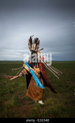 Porträt des mongolischen Schamanen, Khuduu aral, Khentii Provinz, Mongolei Stockfoto