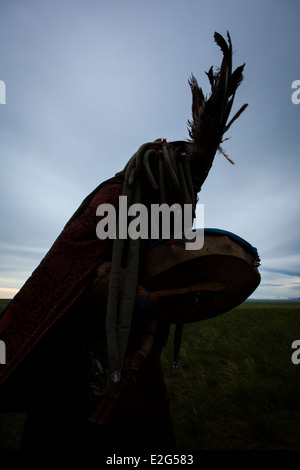 Porträt des mongolischen Schamanen, Khuduu aral, Khentii Provinz, Mongolei Stockfoto