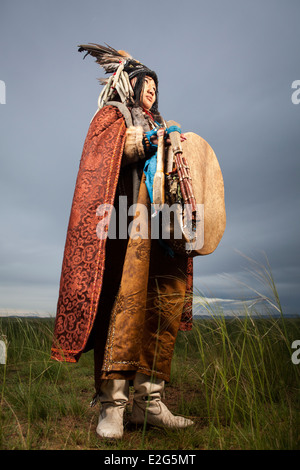 Porträt des mongolischen Schamanen, Khuduu aral, Khentii Provinz, Mongolei Stockfoto