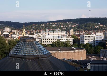 Deutschland Baden-Württemberg Stuttgarter Bosch Areal Bezirk mit Fernsehturm (Fernsehturm) im Hintergrund vom Maritim Hotel Stockfoto