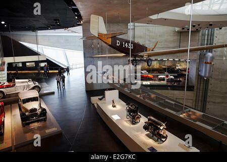 Deutschland Baden-Württemberg Stuttgart Mercedes Benz Museum Zeit des Wandels Diesel und Kompressor Stockfoto