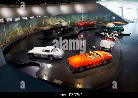 Deutschland Baden-Württemberg Stuttgart Mercedes Benz Museum Post Krieg Wunder Form und Vielfalt Stockfoto