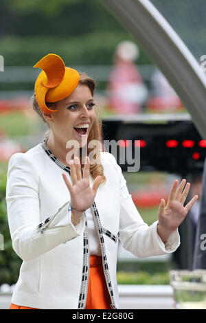 Ascot, Windsor, UK. 19. Juni 2014. Porträt der Prinzessin Beatrice von York. Ascot Racecourse. (Prinzessin Beatrice, Royals, Portraet, Portrait, Porträt) 612D190614ROYALASCOT. JPG (c) Credit: Frank Sorge /Caro /Alamy Live-Nachrichten) Stockfoto