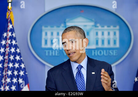 Washington, DC, USA. 19. Juni 2014. US-Präsident Barack Obama spricht über die Situation im Irak in der Briefing-Room des weißen Hauses in Washington, DC, den Vereinigten Staaten am 19. Juni 2014. Die Vereinigten Staaten bereit ist, bis zu 300 Militärberater in den Irak zu trainieren, beraten und unterstützen irakische Truppen im Kampf gegen die Aufständischen zu senden, sagte US-Präsident Barack Obama am Donnerstag. Bildnachweis: Yin Bogu/Xinhua/Alamy Live-Nachrichten Stockfoto