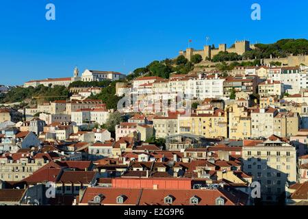 Portugal Lissabon Stadt Aussicht vom (Aufzug) Elevador de Santa Justa und das Castelo Sao Jorge (Burg von St. George) auf die Stockfoto