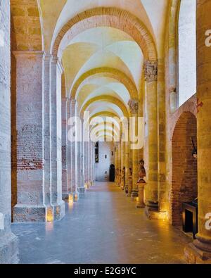 Frankreich Haute Garonne Toulouse Basilika Saint-Sernin im inneren Blick Seitenschiffe des Langhauses Stockfoto