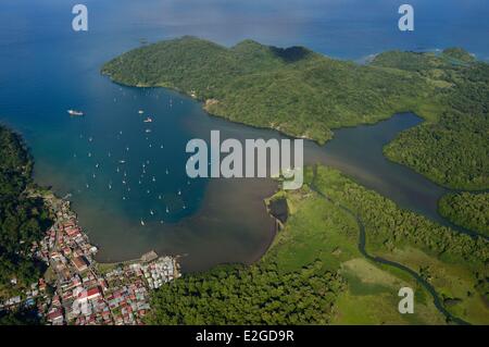 Panama Doppelpunkt Provinz aufgeführt Portobelo als Weltkulturerbe von der UNESCO und Bucht (Luftbild) Stockfoto