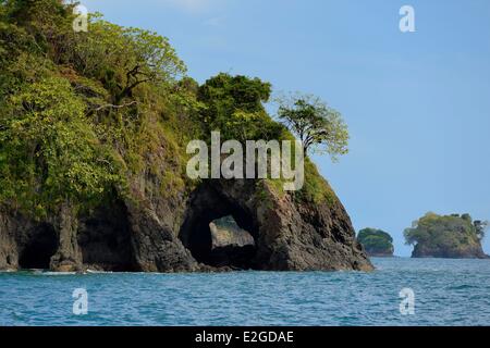 Panama Chiriqui Provinz Golf von Chiriqui National Marine Park Isla Palenque cave Küste in Richtung Boca Chica Stockfoto