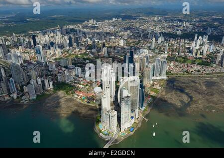 Panama-Panama-Stadt Wolkenkratzer Doppelpunkt Punkt und Trump tower im Vordergrund (Luftbild) Stockfoto