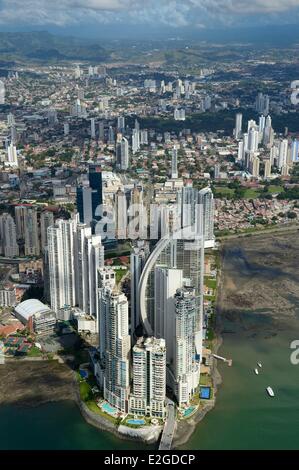 Panama-Panama-Stadt Wolkenkratzer Doppelpunkt Punkt und Trump tower im Vordergrund (Luftbild) Stockfoto