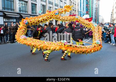 Frankreich Paris Tanz der Dragoner auf Chinesische Neujahrsparade Stockfoto