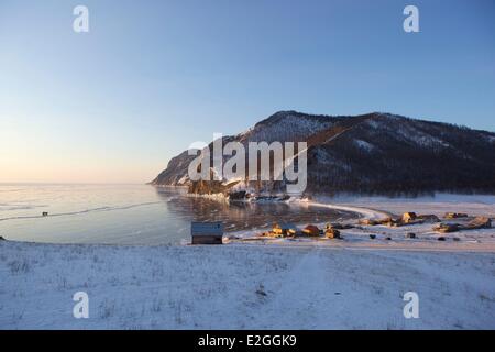 Russland Sibirien Baikalsee Weltkulturerbe von UNESCO Olchon Einfrieren Sonnenuntergang auf Höhen von Ozoure eine Weaterforecast-station Stockfoto