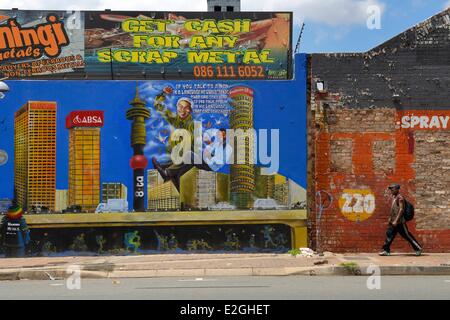 South Africa Gauteng Provinz Johannesburg CBD (Central Business District) Maboneng Bezirk Wandmalereien auf der Main street Stockfoto