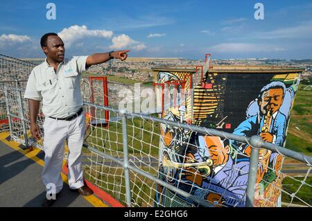 South Africa Gauteng Provinz Johannesburg Orlando Towers mit Blick auf Orlando Gegend OfSoweto ein zwei Kühlung Türme Orlando Power Station Stockfoto