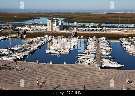 Portugal Algarve Faro Marina natürlicher Park des Ria Formosa und Golf von Cadiz im Hintergrund Stockfoto