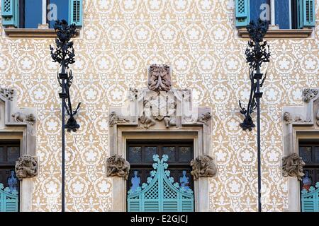 Spanien Katalonien Barcelona Passeig de Gracia Gebäudefassade in der Nähe der Casa Batllo Stockfoto