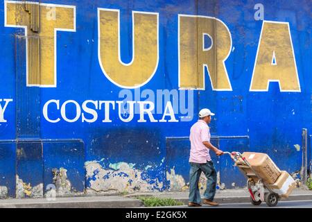 Panama-Panama-Stadt Bezirk von Santa Ana Befreier Front einer bemalten Wand-Werbung Stockfoto