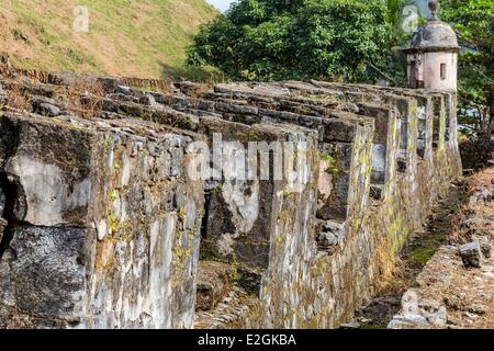 Panama Doppelpunkt Provinz Portobelo Fort San Fernando 1760 mit seiner niedrigen Armee 14 Kanonen-Batterie als Weltkulturerbe der UNESCO aufgeführt Stockfoto