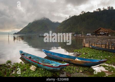 Indonesien Sumatra Insel Aceh Provinz Takengon Pirogen auf Laut Tawar See Ufer Stockfoto