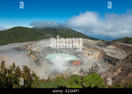 Costa Rica Alajuela Volcan Poas Nationalpark Panoramablick über Kratersee Stockfoto