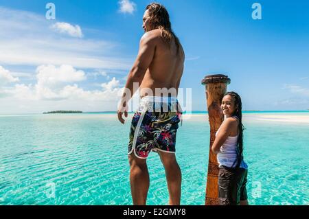 Cook Inseln Aitutaki Island auf Lagon an Bord eines traditionellen Waka-Bootes Stockfoto