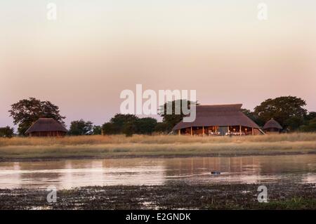 Simbabwe Matabeleland North Provinz Hwange National Park Shuba Plains Camp Hwange Wasserloch Flusspferd (Hippopotamus Amphibius) Stockfoto