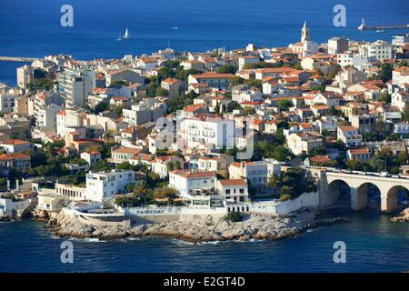 Bouches du Rhone in Frankreich Marseille Kulturhauptstadt 2013 Endoume Corniche JF Kennedy Kulturbezirk Brücke gefälschte Geld Le Petit Nice (Luftbild) Stockfoto