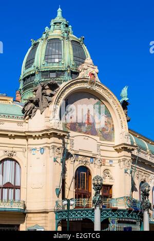 Tschechische Republik Prag Altstadt als Weltkulturerbe der UNESCO Gemeindehaus (Obecni Dum) zwischen 1905-11 in Namesti Republiky (Platz der Republik) in der Altstadt (Stare Mesto) errichtet wurde. Stockfoto