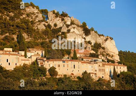 Frankreich Vaucluse Seguret gekennzeichnet Les Plus Beaux Dörfer de France (The Most schöne Dörfer von Frankreich) Stockfoto