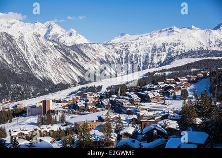 Frankreich Savoie Courchevel 1850 La Pointe du Vallonnet (Alt: 3372 m) am oberen Courchevel ist einer der größten Bahnhöfe der Ski-Dorf Frankreichs im Herzen der größten Skigebiete der Welt, die drei Täler (600 km, markierte Wanderwege) massiv des Vanoise Tarenta sind Stockfoto